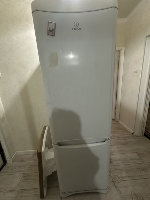 холодильник indesit