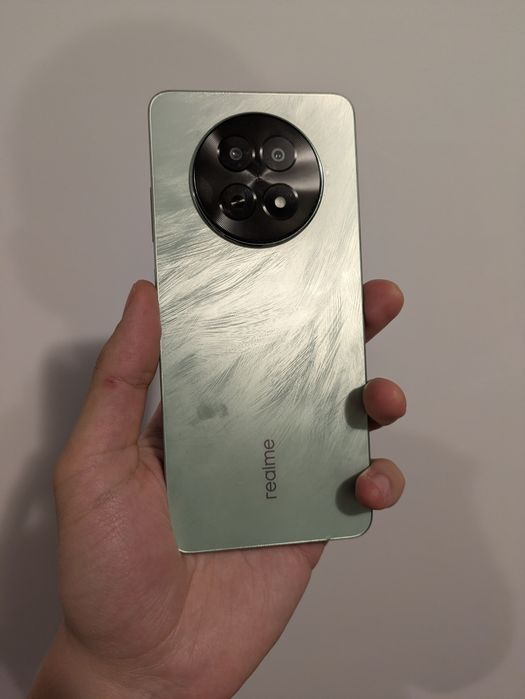 Realme 12x 5G - 6GB RAM / 128GB Подарък Слушалки КАТО НОВ!