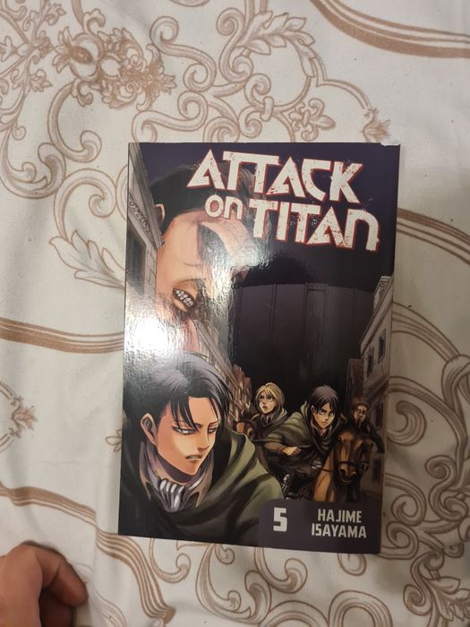 Attack on Titan volumele 1-3