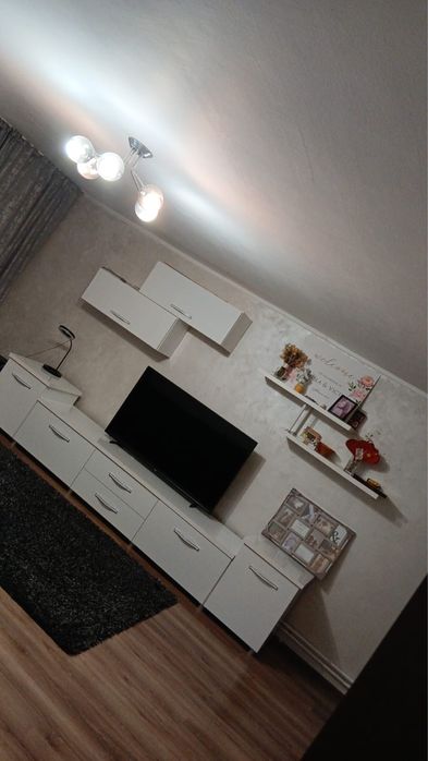 Inchiriez casa 3camere ,500 lei pe noapte