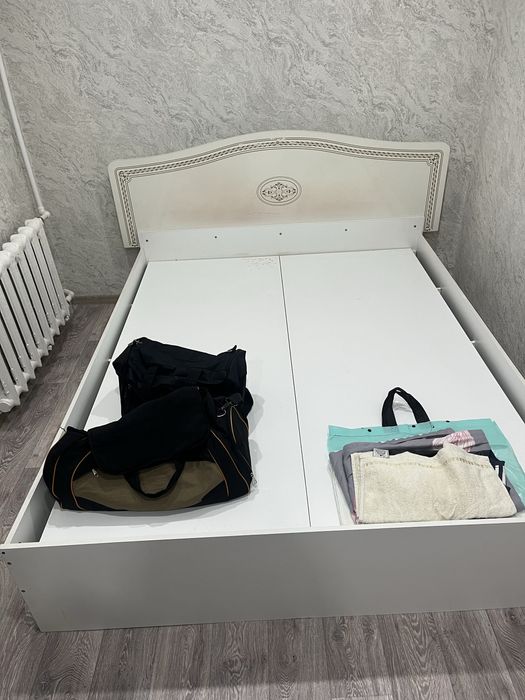 Продам кровать двухспальную