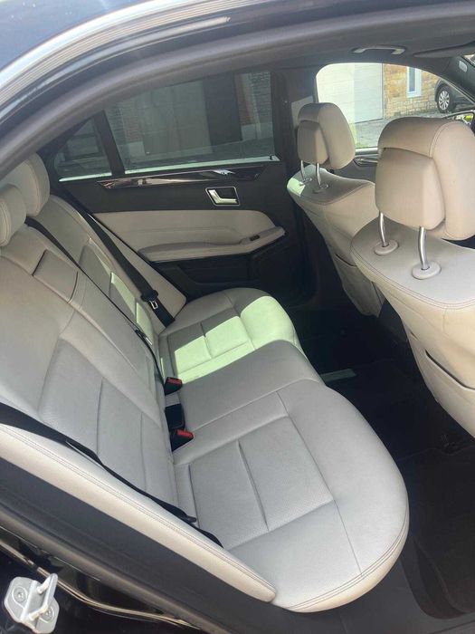 Mercedes Benz E220
