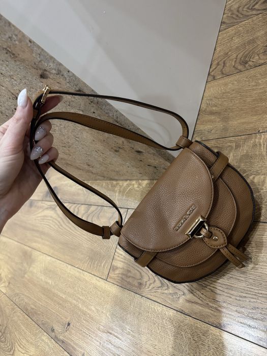 Дамски маркови чанти Michael Kors Guess