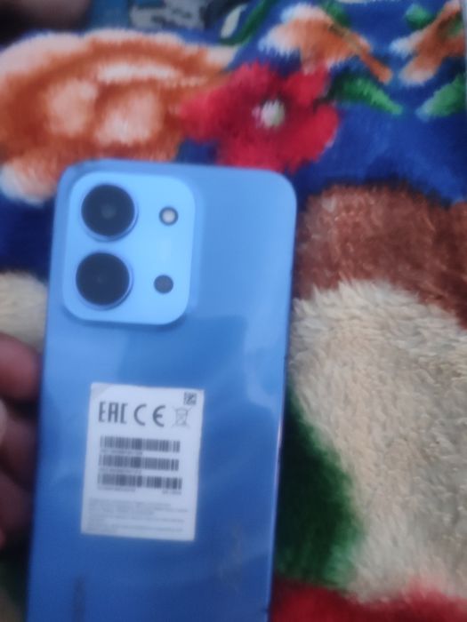 Tel sotiladi 400 ming srochna 15c redmi