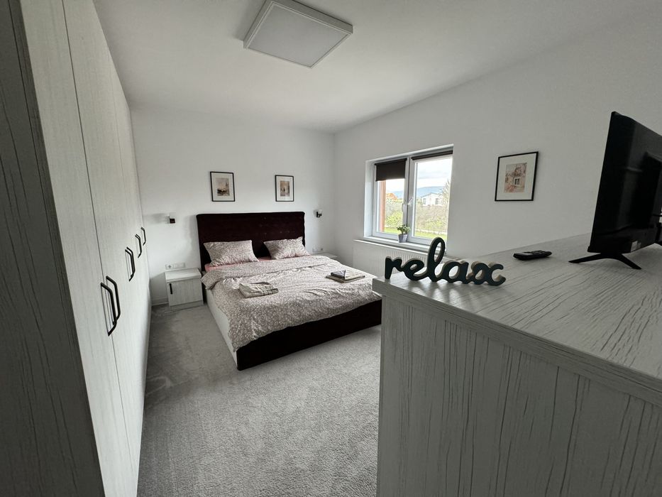 Propietar inchiriez apartament la casa in Unirea