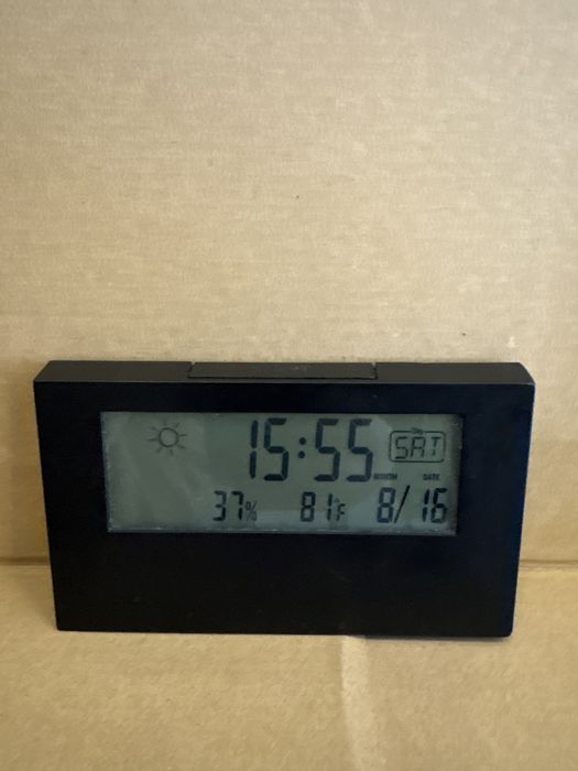 Часы настольные электронные