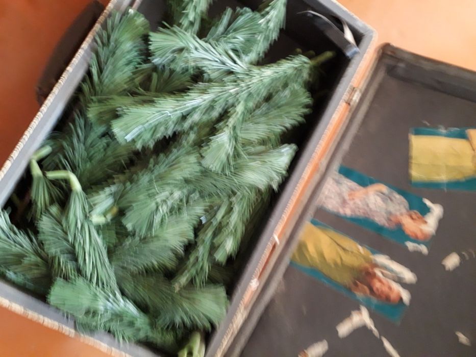 Пластиковая елка полуторометроваяссср.