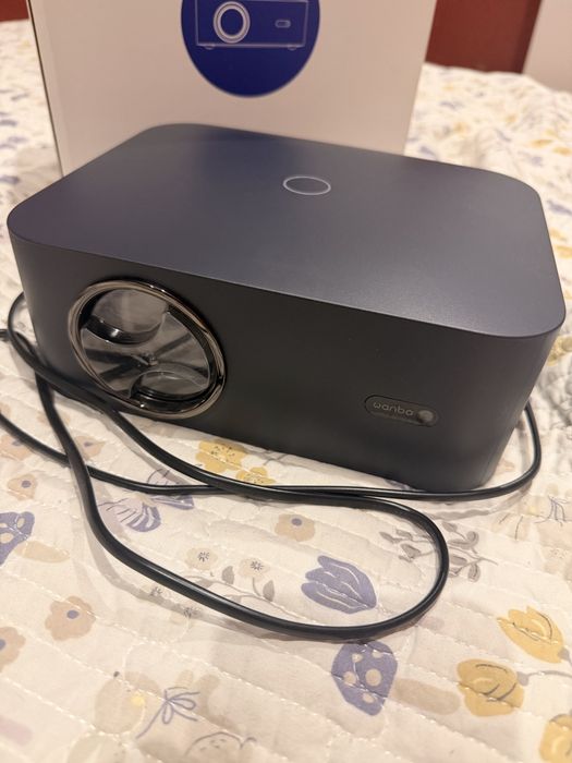 Продам проектор Wanbo x2 max.