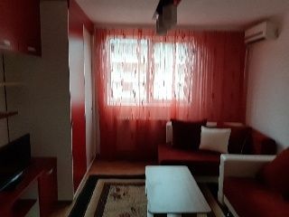 Proprietar închiriez garsonieră