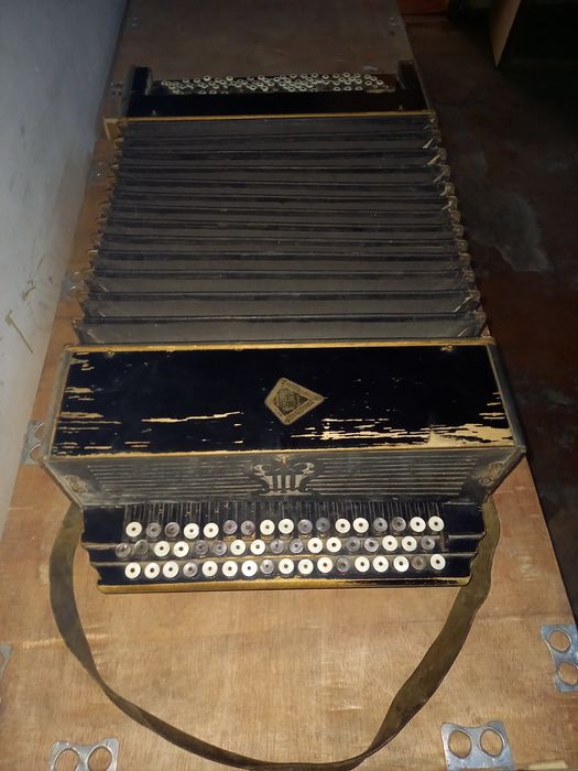 Антикварная гармошка