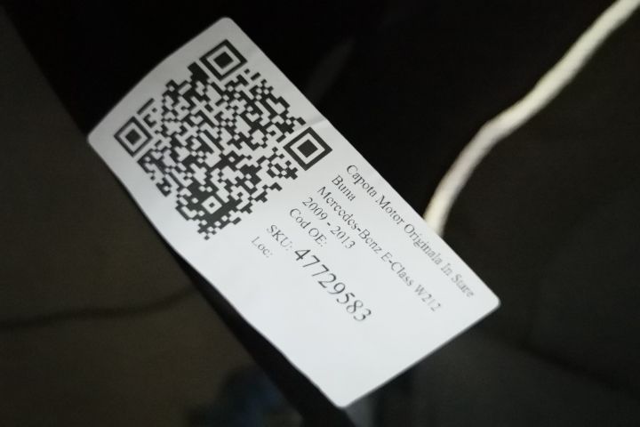 Оригинален преден капак в добро състояние Мерцедес-Бенц / Mercedes-Ben