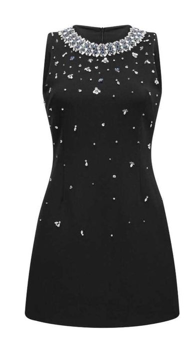 Черна рокля с кристали