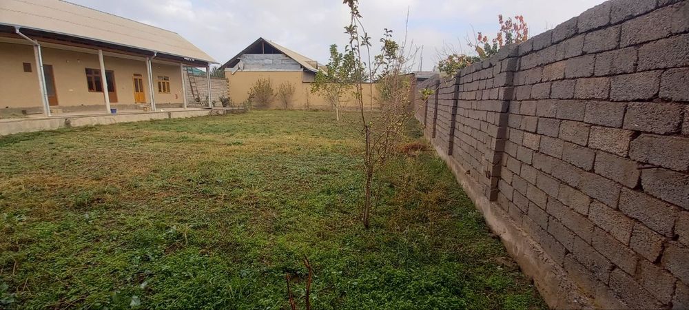 10 sotix tayyor uy sotiladi manzil Somo tuyxina