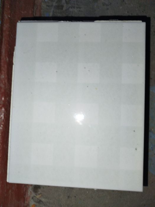 Отдам даром плитку.