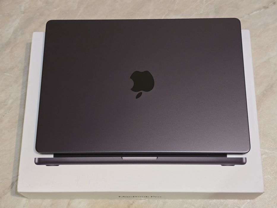 MacBook Pro 14 M5 16/1TB 9 циклов