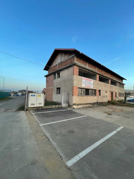 Cladire / Spatiu comercial 680 mp - Inchiriere Targoviste
