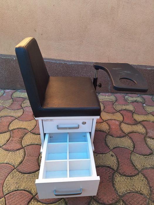 Ucenic Manichiură Alpeda Pro Nail Service