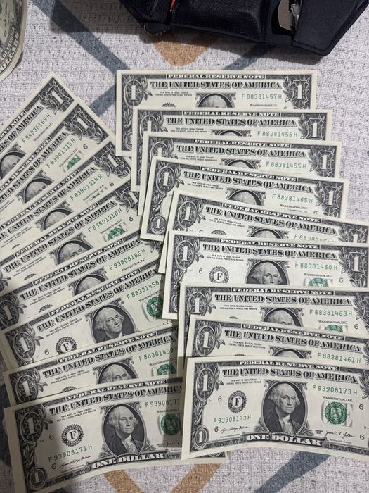1 Dollar Доллары