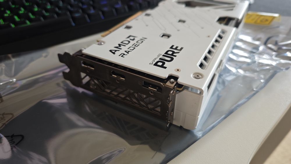 Видеокарта Sapphire RX 9060 XT 16GB