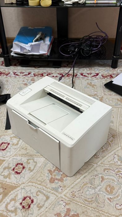 Принтер белого цвета