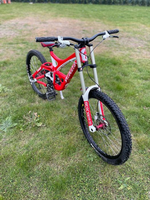 Vând bicicletă specialized demo 8