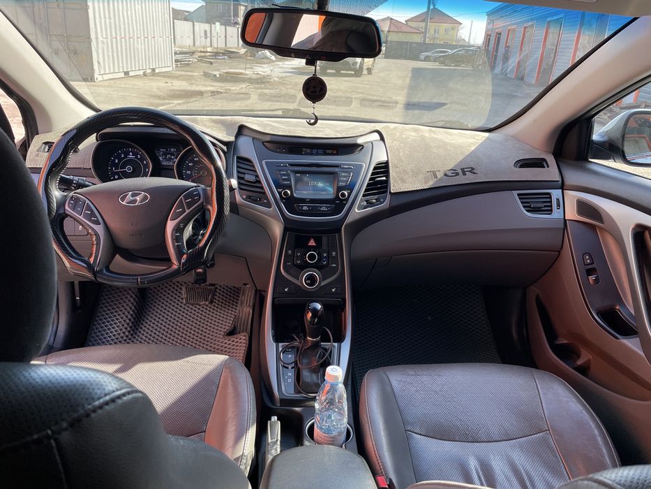 Hyundai Elantra 2015