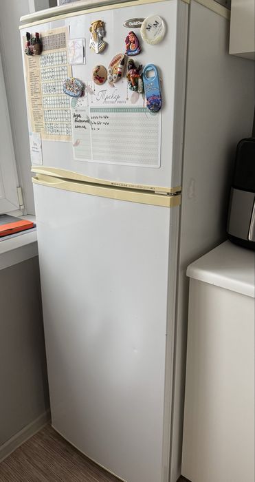 Продам холодильник