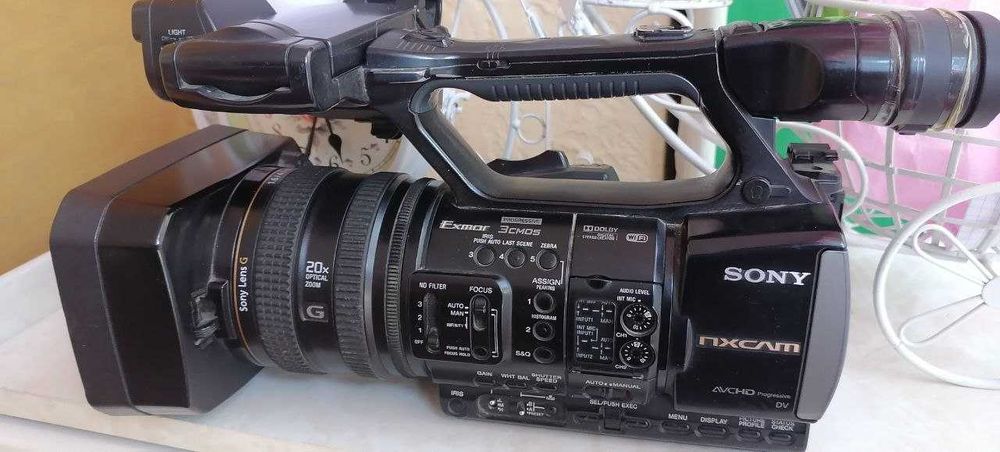 SONY NX-3  zudlik bilan sotiladi