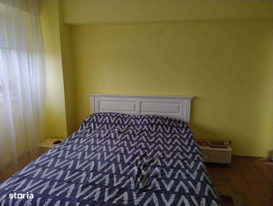 - Apartament 3 camere Calarasi 4, etaj 3. Suprafata 72mp.
