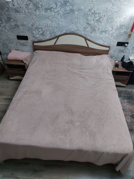 Продам кровать с матрасом