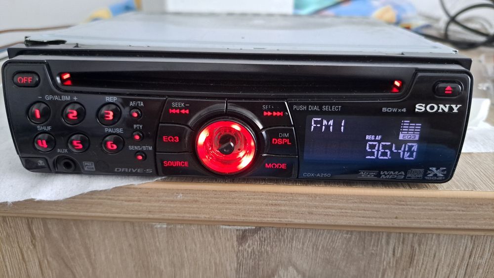 Radio MP3 Player Auto Sony CDX-A250