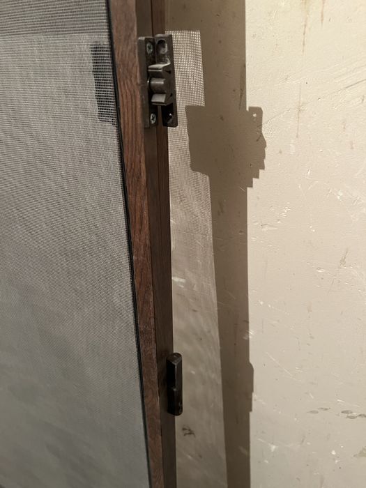 Plase tantari pentru usa balcon