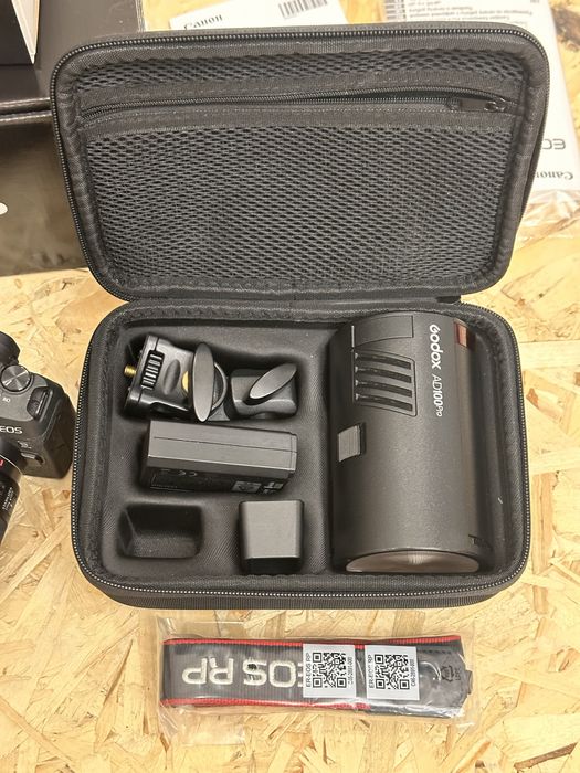 Canon eos Rp , canon 35mm , Godox ad 100pro