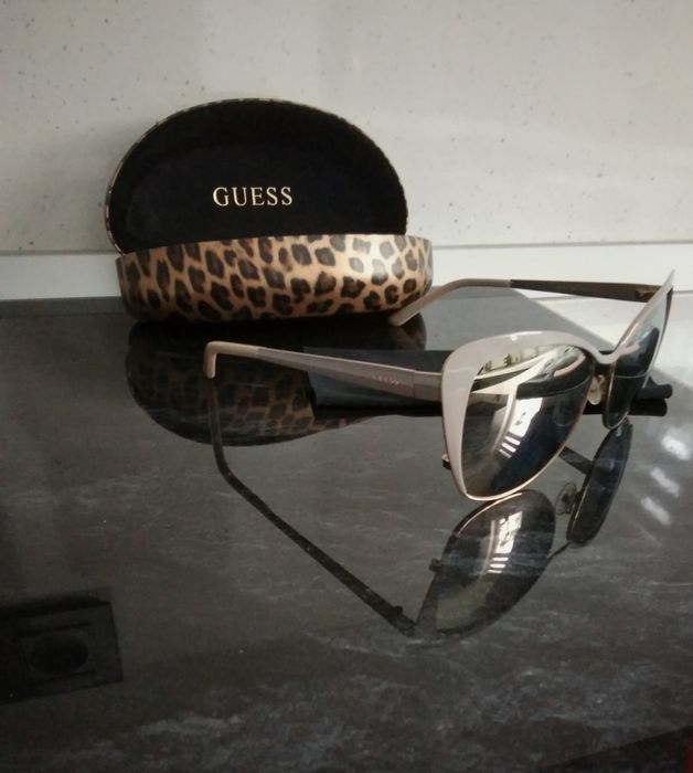 Дамски слънчеви очила Guess