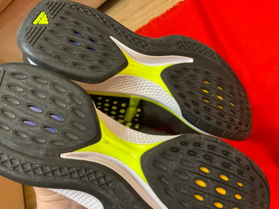 Adidas-оригинални маратонки 44 номер