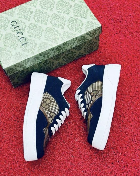 Adidasi gucci