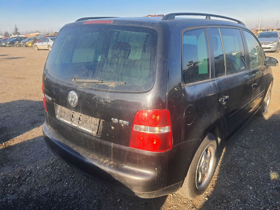 На части! VW Touran 1.6 FSI