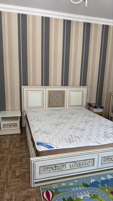 Продам Кровать, комод, трюмо, тумба