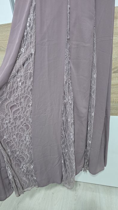 Rochie Asos Lunga Tall cu insertii din dantela evenimente deosebite