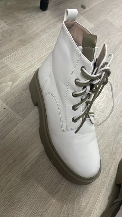 Белые сапоги новые 6000 тг