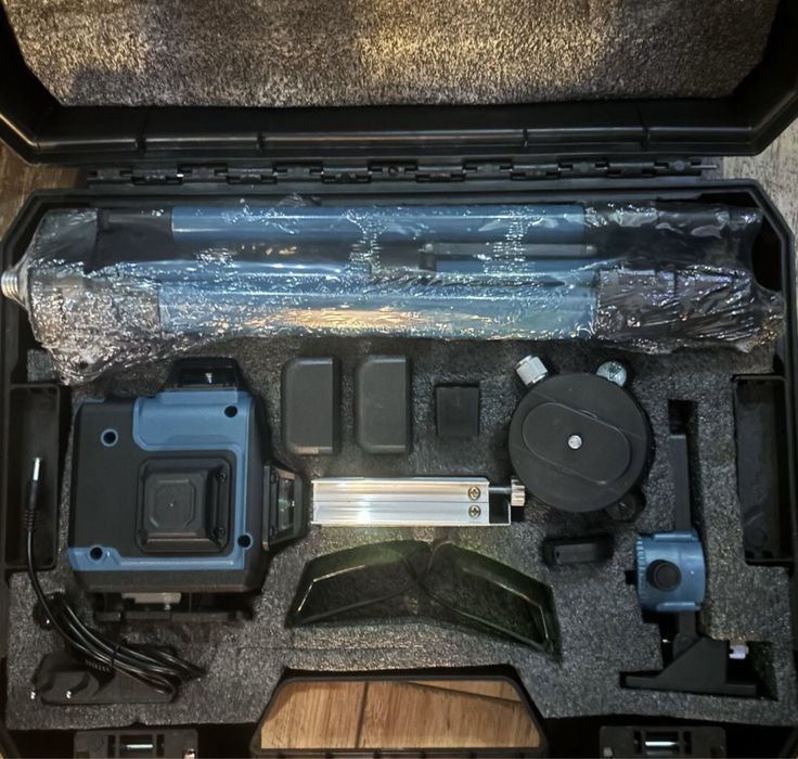 Продам лазерный уровень 4D