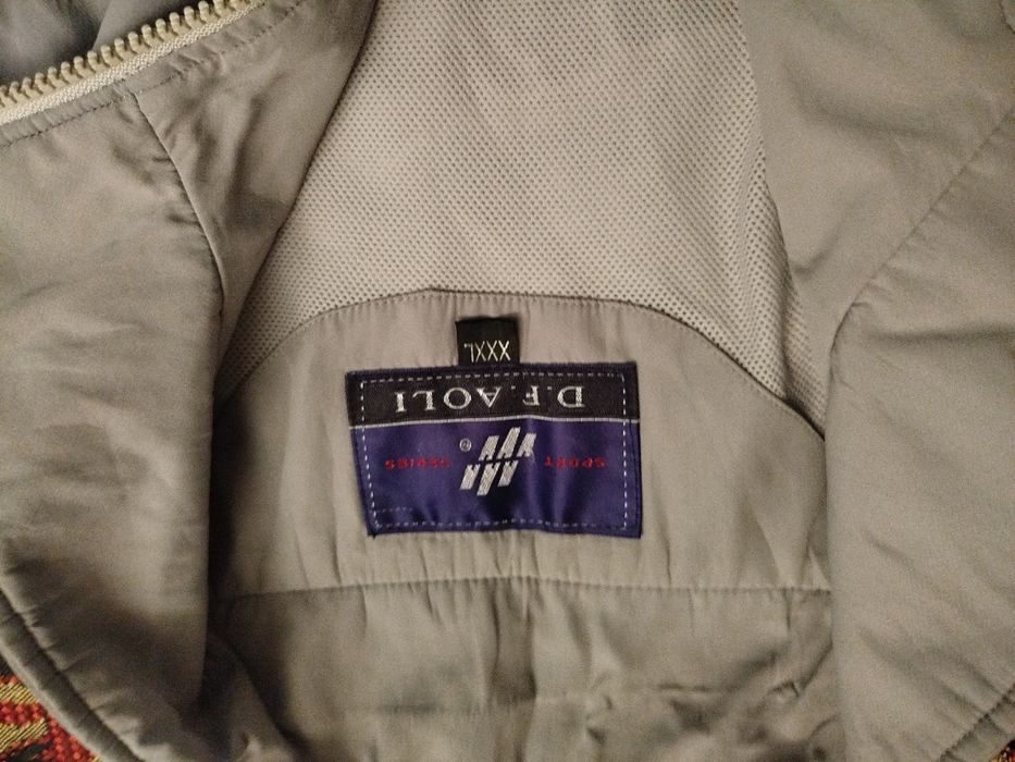 Продам спортивный костюм.