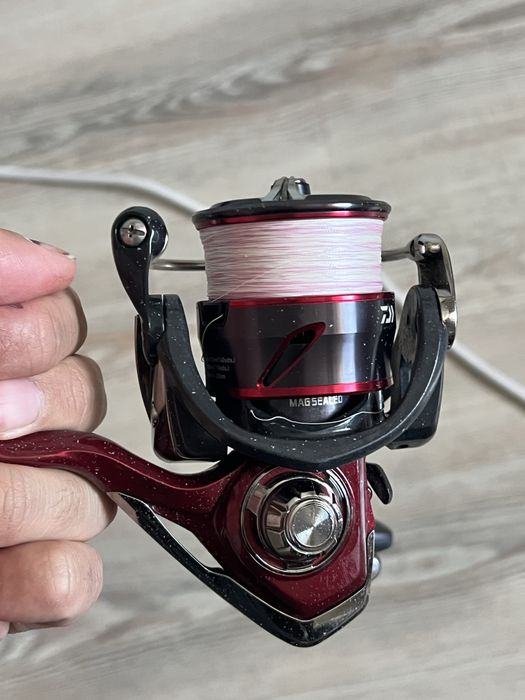 Продам катушку daiwa fuego 3000
