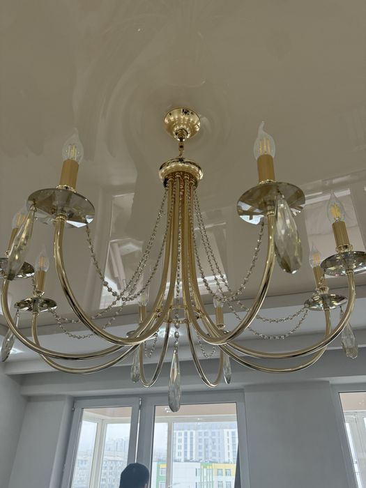 Продам Люстра в отличном состоянии