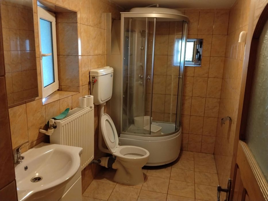 Închiriez  în Iași, Bucium ,casa 2 camere decomandate.i
