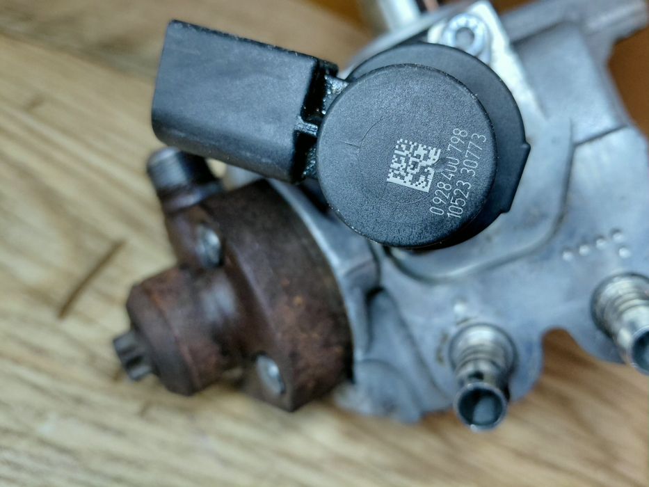Оригинална ГНП помпа Bosch за BMW 2.0d N47N 184кс / 218кс (0445010517)