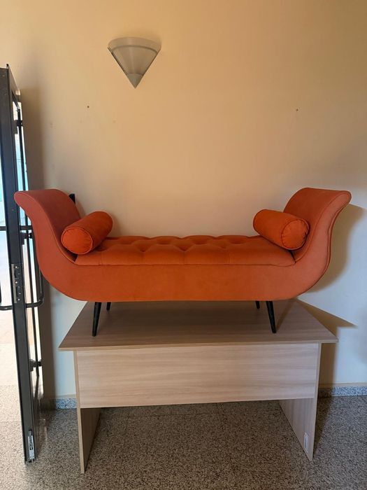 Продам диванчик в хорошем состоянии.