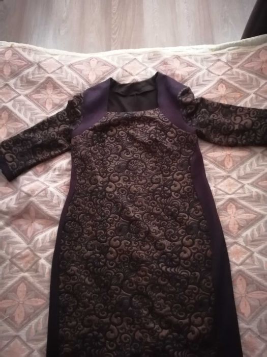 Продам женские платья