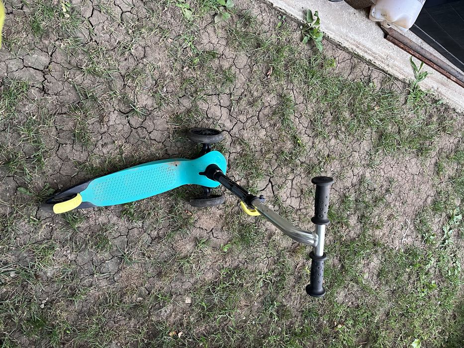 Vand 2 trotinete decathlon