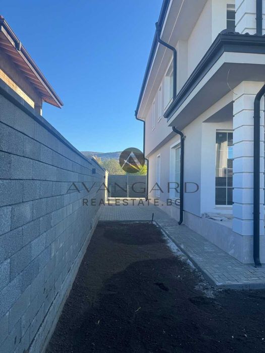 Продава се Къща в с. Белащица, Област Пловдив - 268 кв.м за 1362 €/кв.м - Снимка #9